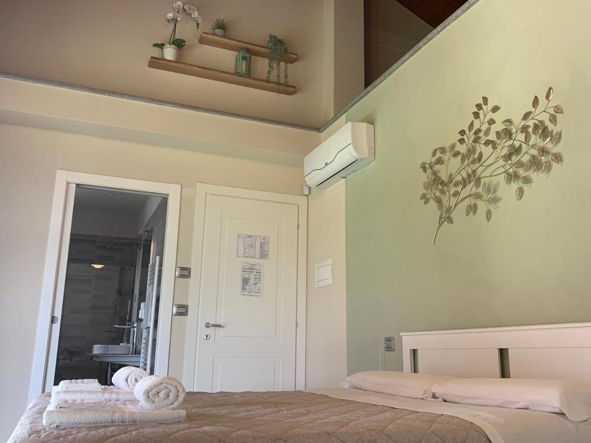 B&B La Luce Verde サルッツォ エクステリア 写真