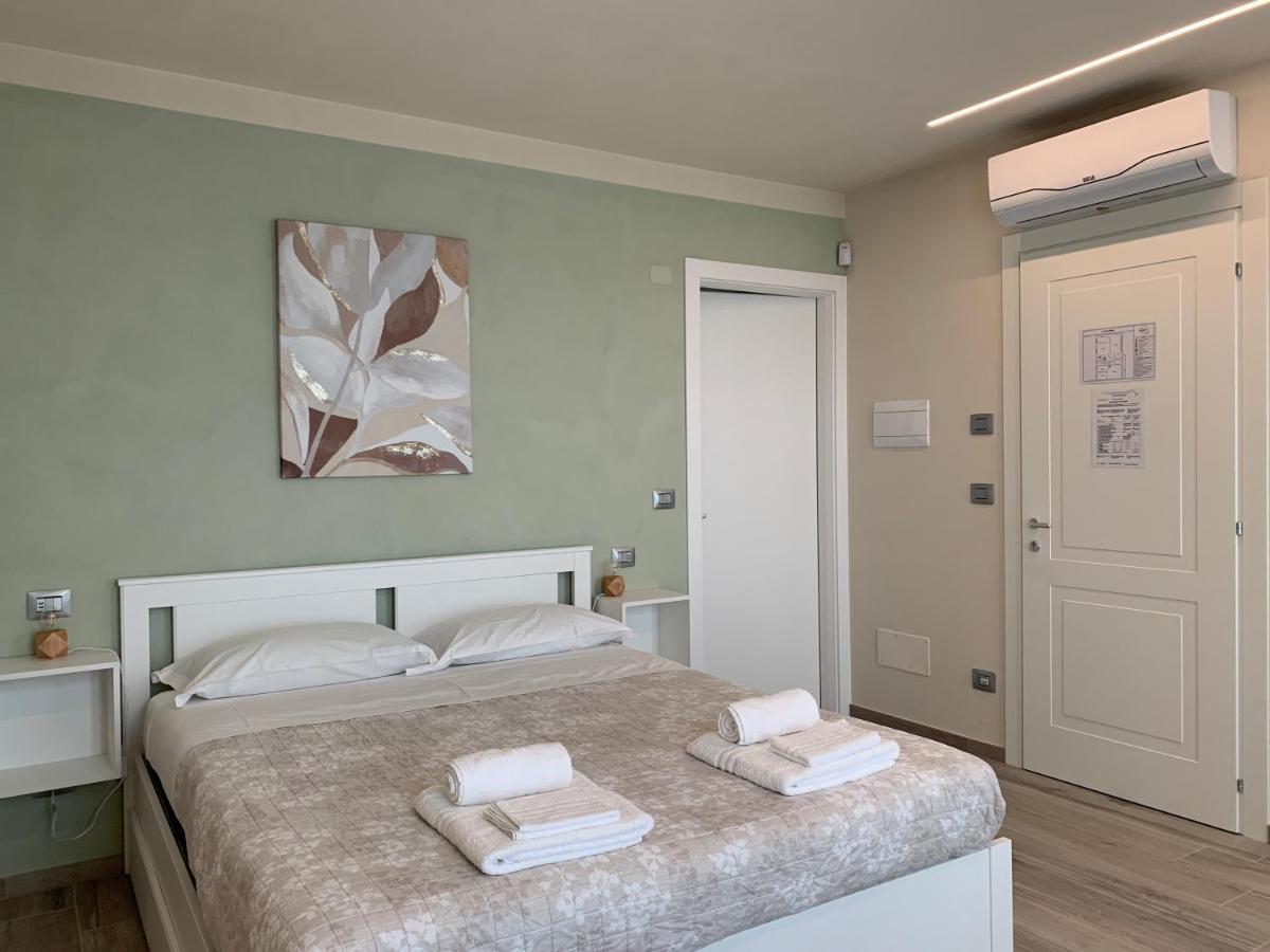 B&B La Luce Verde サルッツォ エクステリア 写真